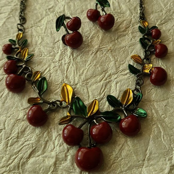 Red Cherries Short necklace-Remarkable Unique Necklace -Summer jewelry - Picture 4 of 9